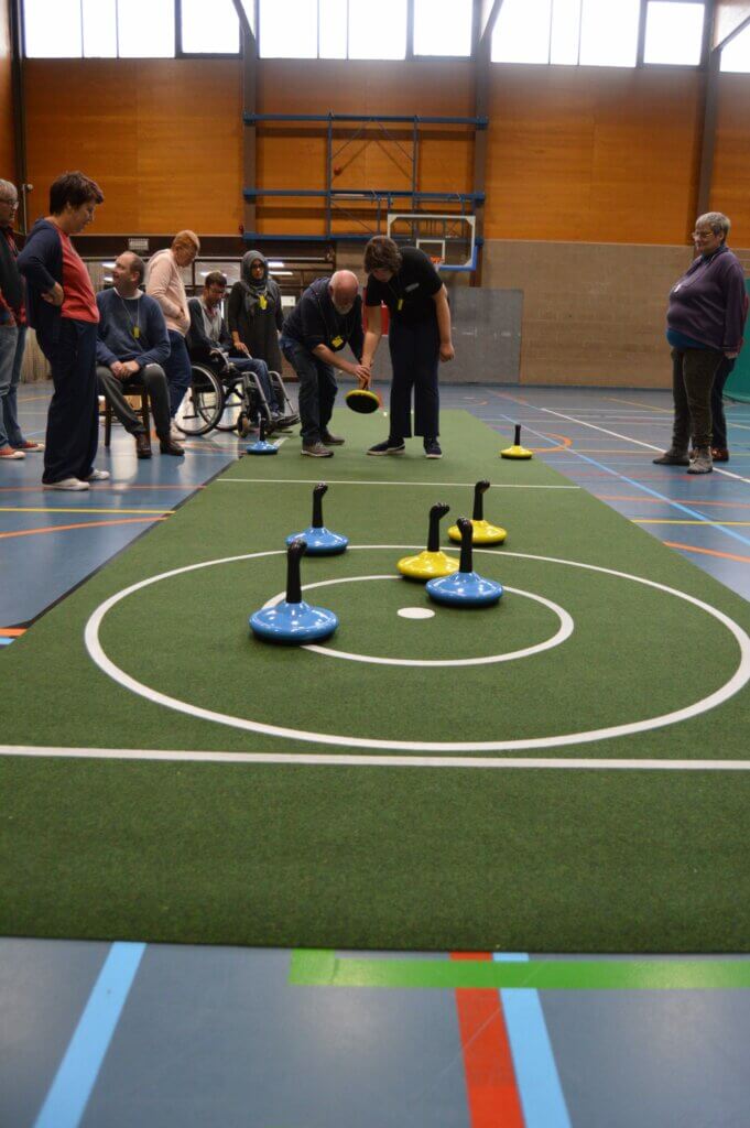 Indoor curling worp